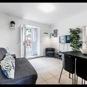 Home4u - Mouraria Typical Neighborhood Apartment